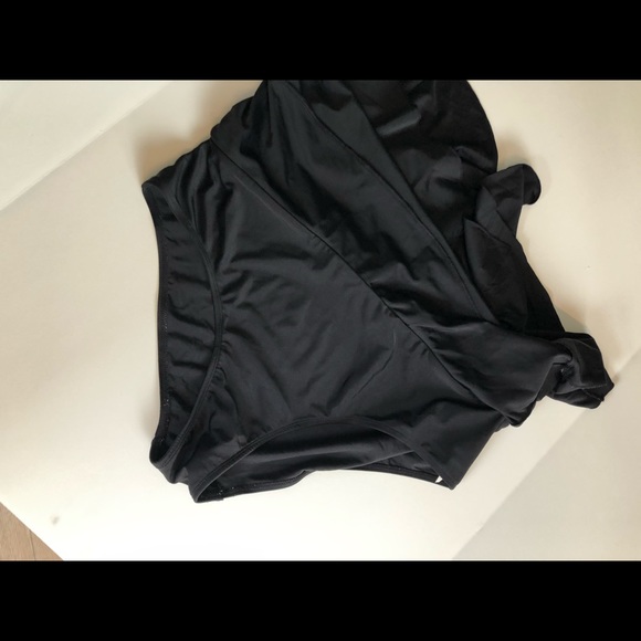 Plus size swim skort - Picture 1 of 3